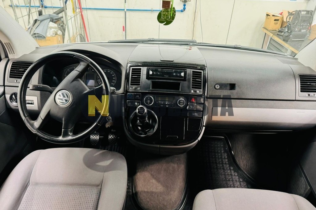 Volkswagen Multivan T5 2.5 TDI 2003
