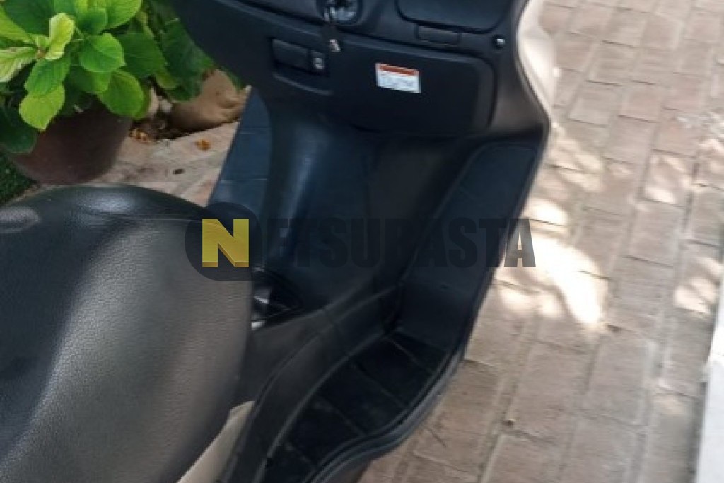 Suzuki BURGMAN 200 2015