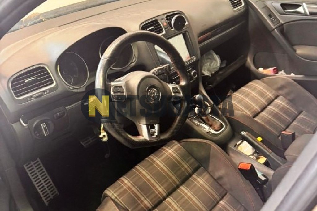 Volkswagen Golf GTI 2.0 TSI DSG 2010