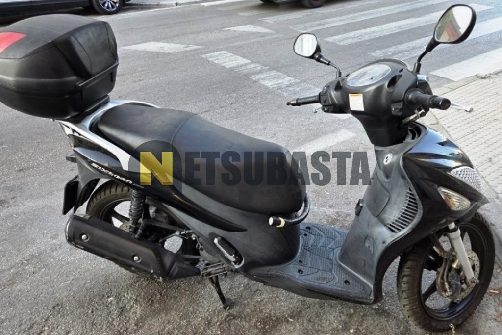 Suzuki Sixteen 125 2012