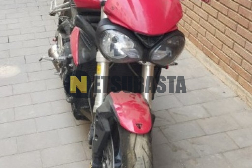 Triumph STREET TRIPLE 660 2018