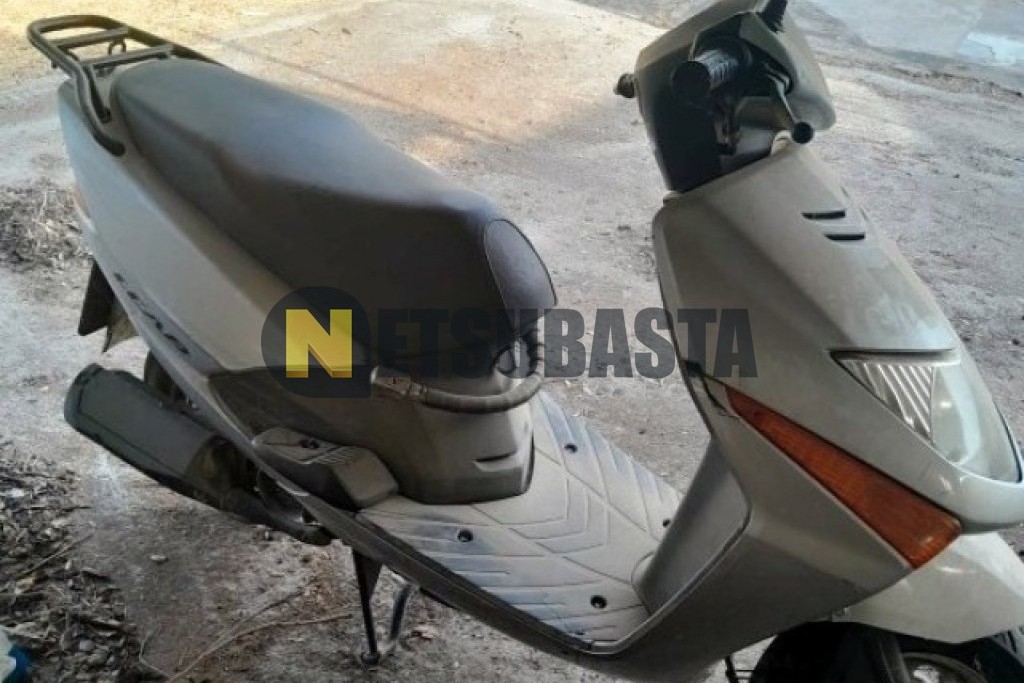 Honda SCV 100 LEAD 2004