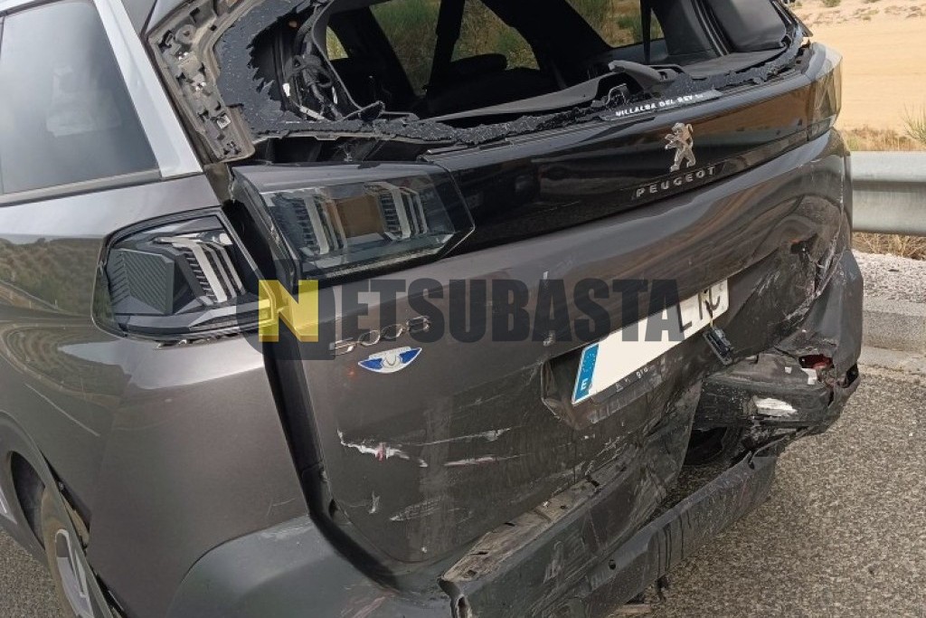 Peugeot 5008 1.5 BlueHDi 2021