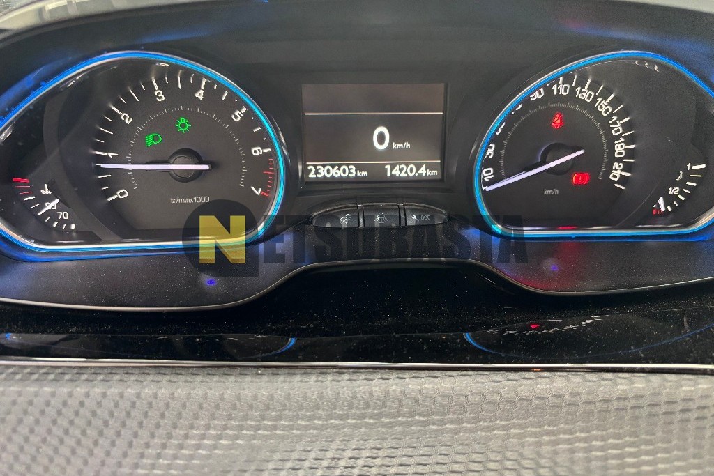 Peugeot 2008 1.2 PureTech 2015