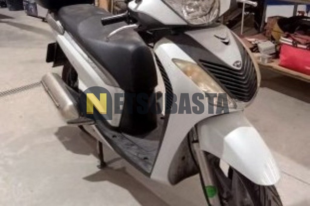 Honda SCOOPY SH125i 2010
