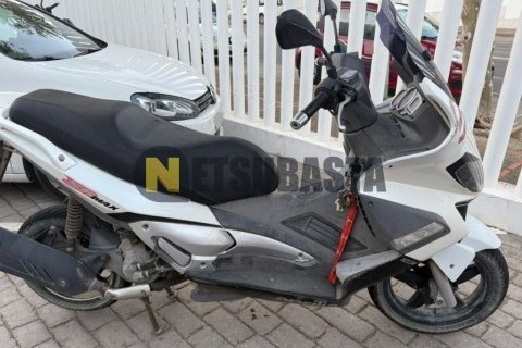 Suzuki Burgman 200 2015