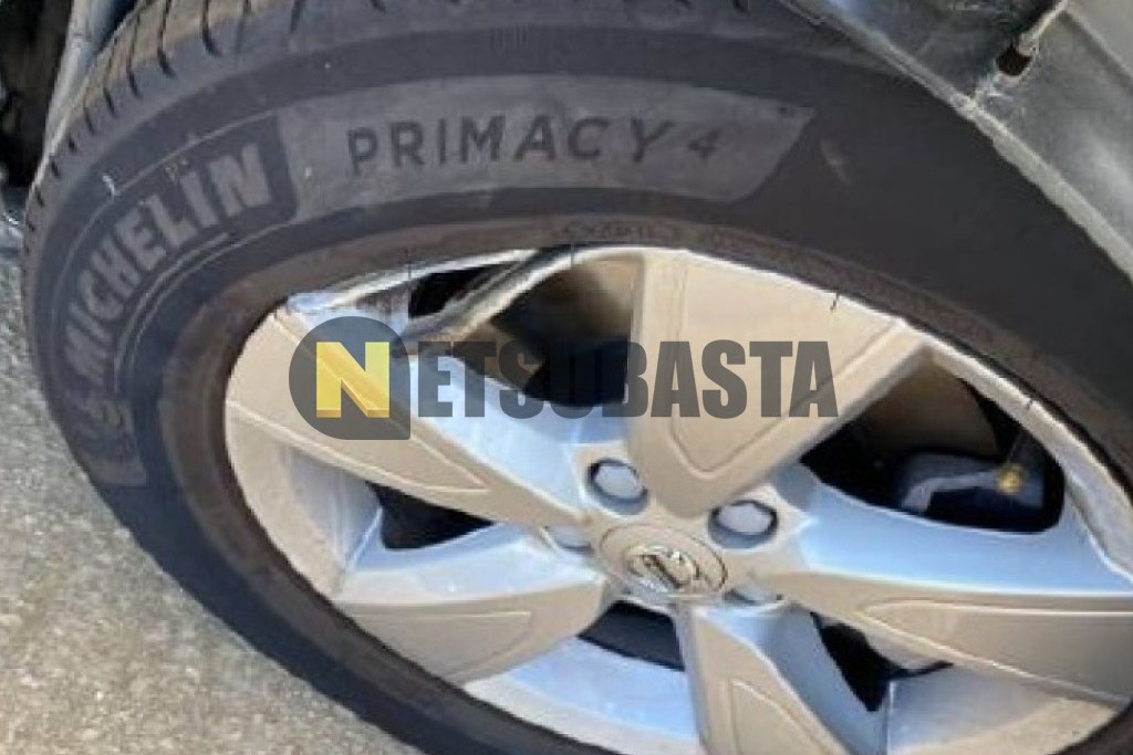 Volvo XC40 B3 2025