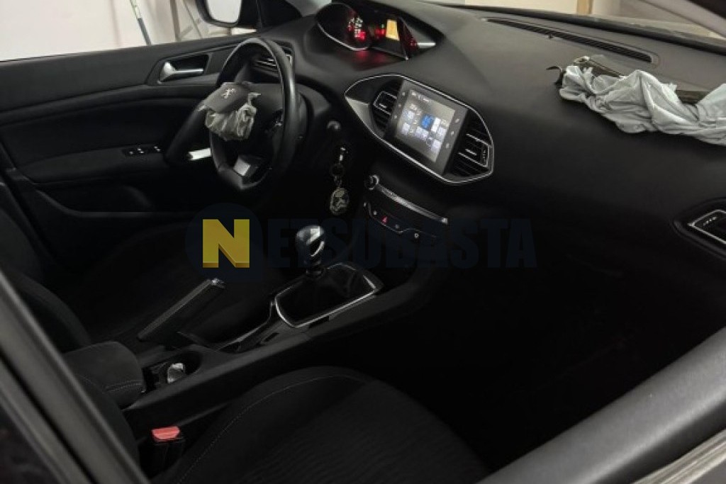 Peugeot 308 1.2 PureTech 2014