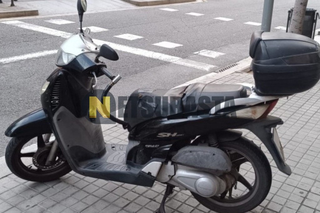 Honda SCOOPY SH125 2006