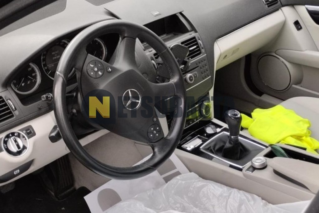 Mercedes-Benz C 220 CDI BlueEFFICIENCY 2011