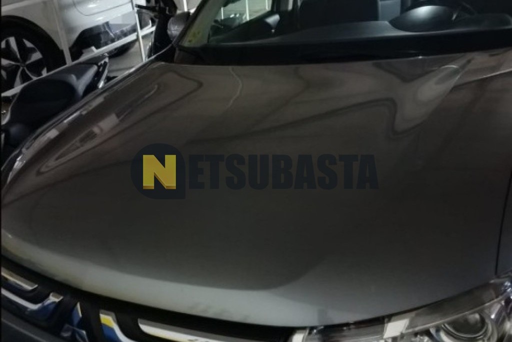 Mitsubishi Outlander 220 DI-D 2012