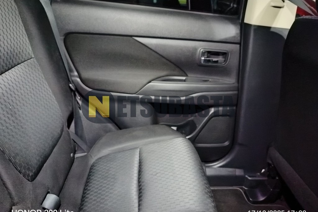 Mitsubishi Outlander 220 DI-D 2012