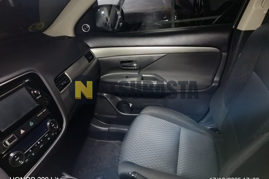 Mitsubishi Outlander 220 DI-D 2012