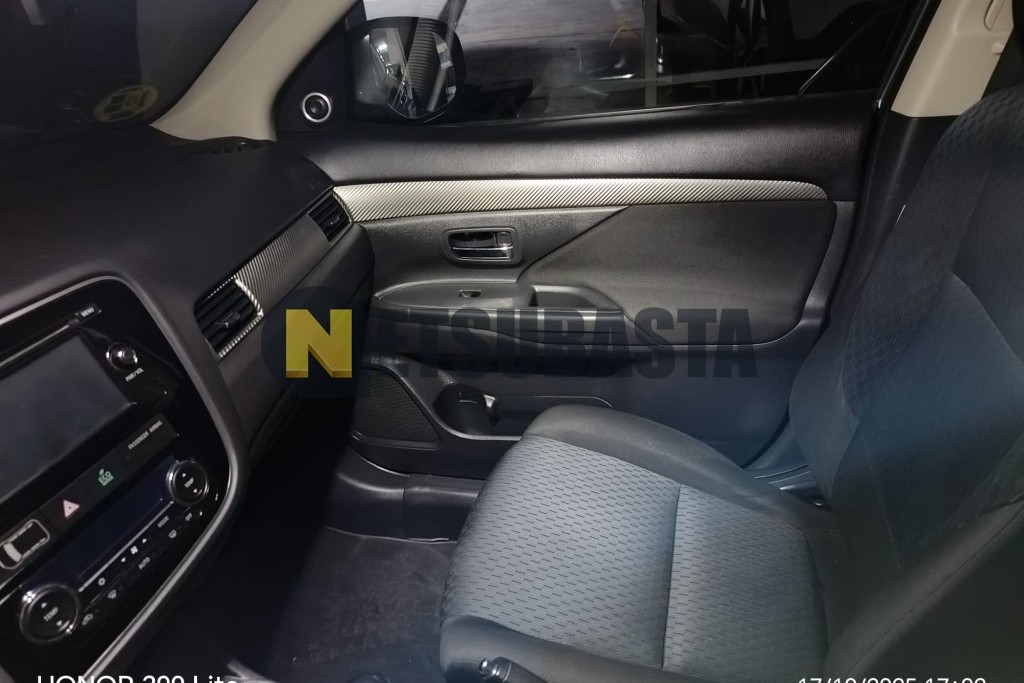 Mitsubishi Outlander 220 DI-D 2012