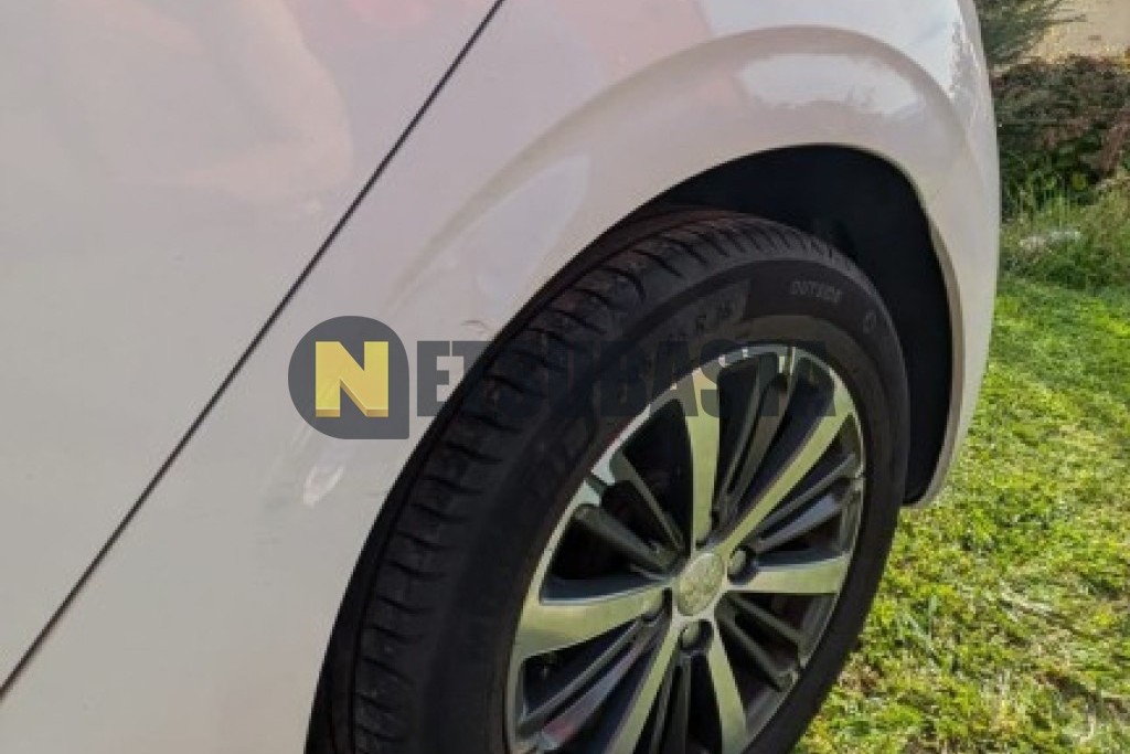 Peugeot 208 1.2 PureTech 2016