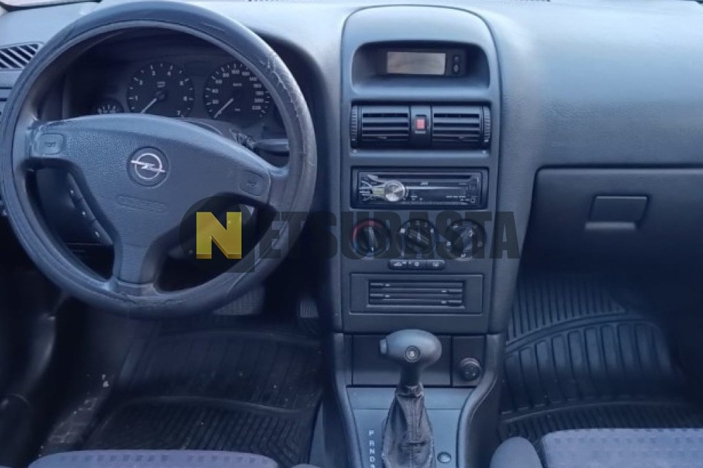 Opel Astra 5p 1.6 16V 2001