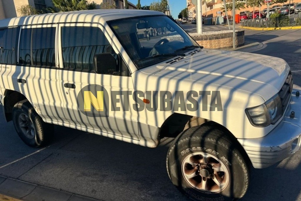 Mitsubishi Montero Largo 2.5 Tdi GLX 2000