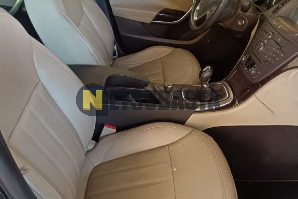 Opel Insignia Sports Tourer 2.0 CDTI 4x4 2011