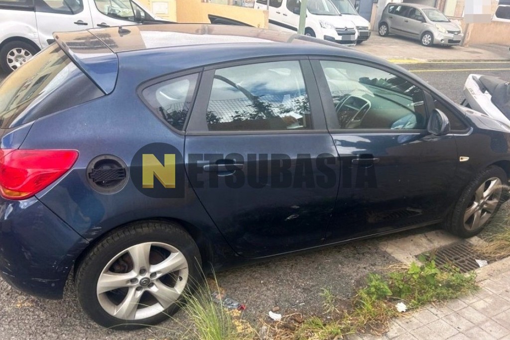 Opel Astra 1.4 Turbo 2011