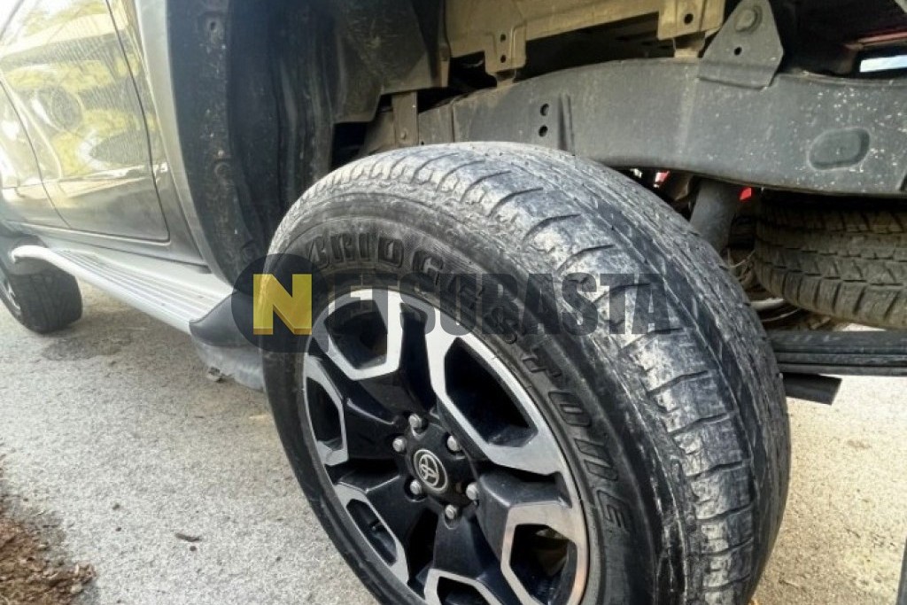 Toyota Hilux Doble Cabina 2.8 204D 4x4 Automático 2023