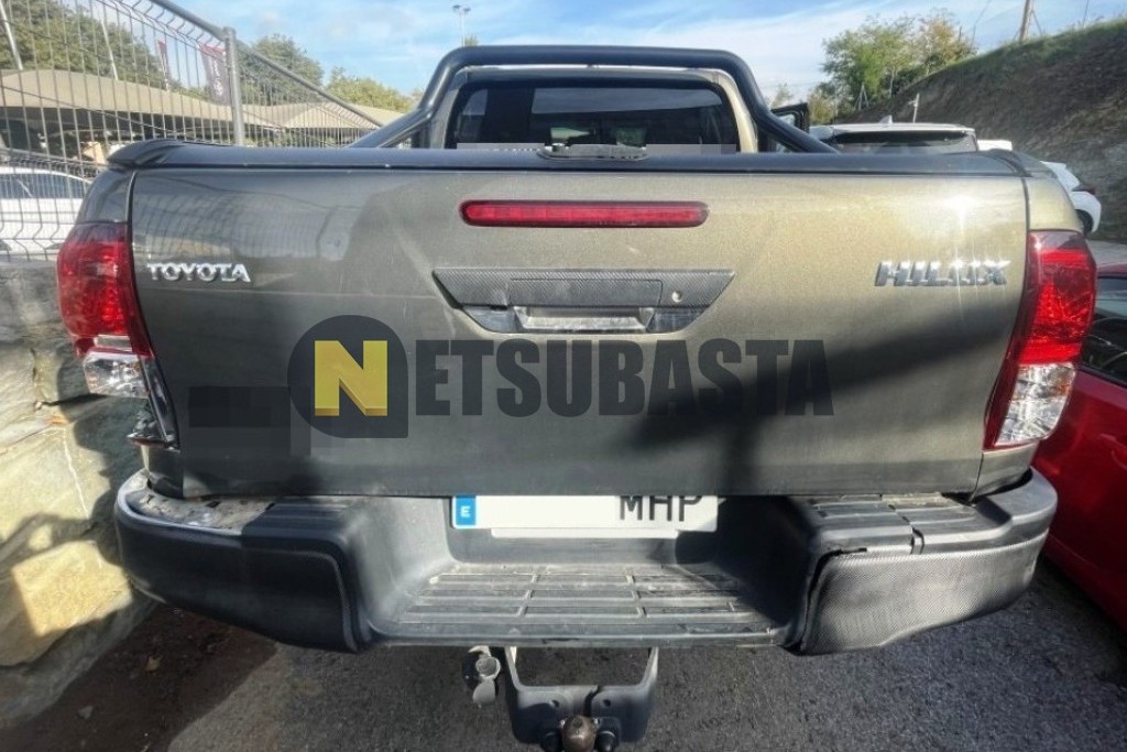 Toyota Hilux Doble Cabina 2.8 204D 4x4 Automático 2023