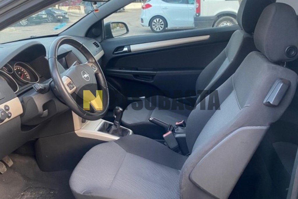 Opel Astra GTC 1.6 2009