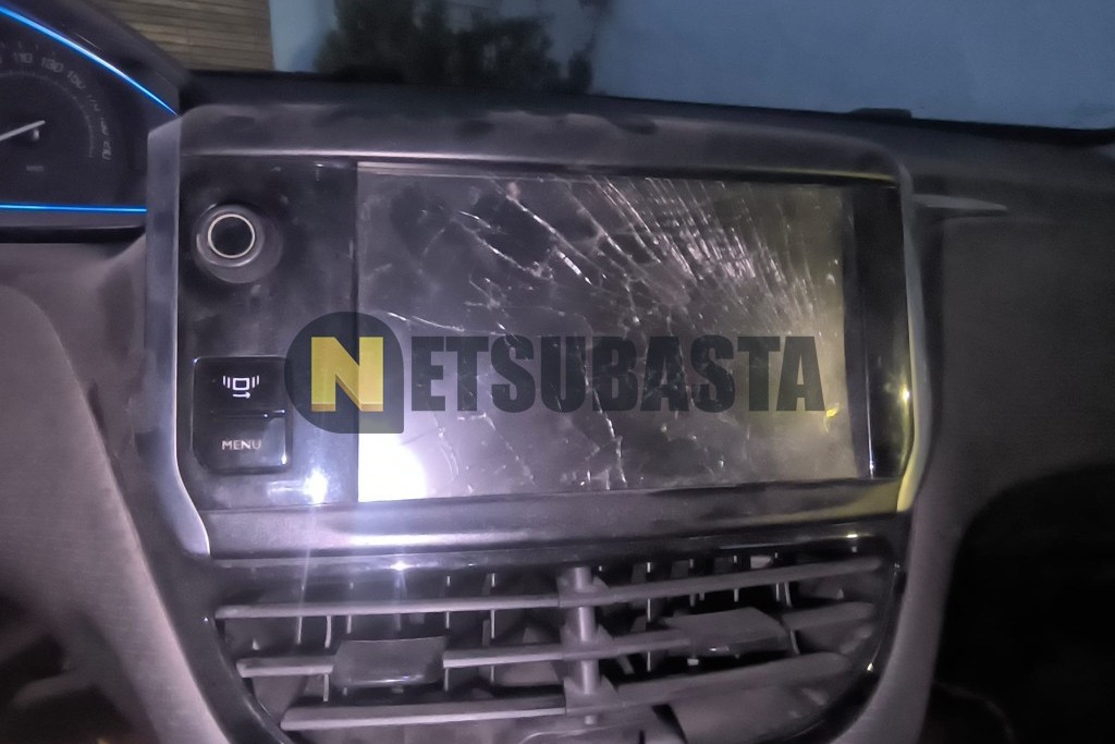 Peugeot 2008 1.6 e-HDi 2013