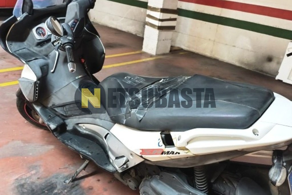 Aprilia SR Max 125 2011