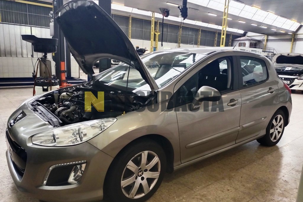 Peugeot 308 1.6 e-HDi 2013