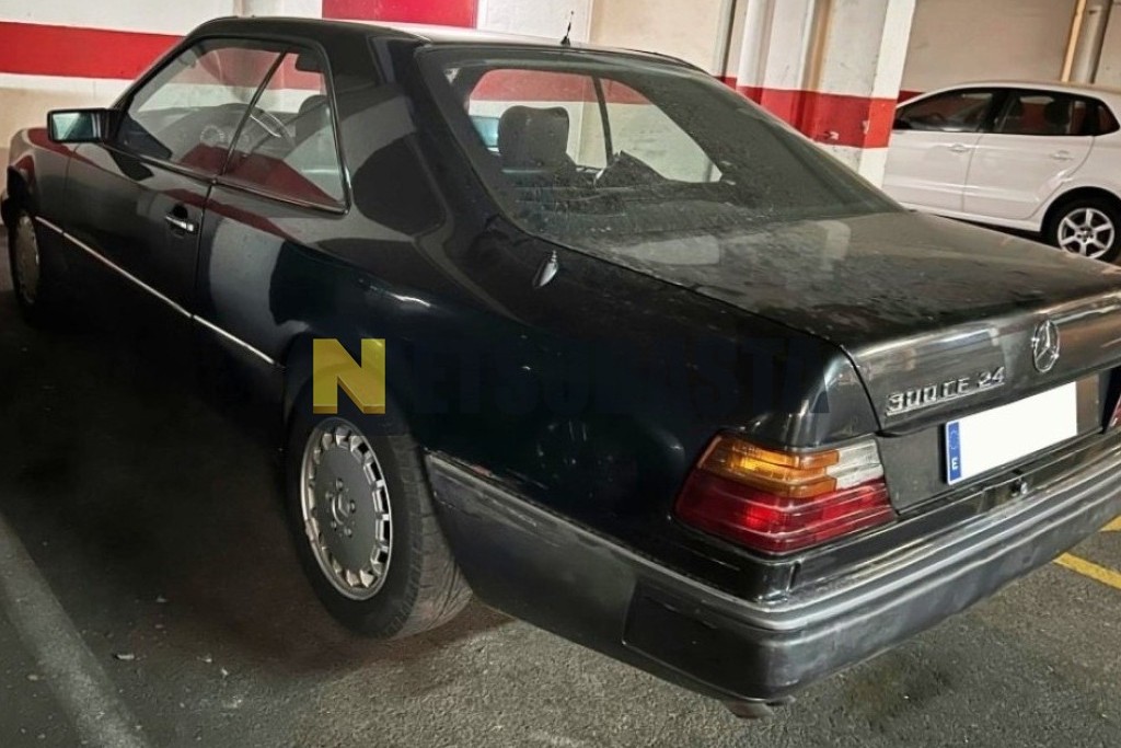 Mercedes-Benz 300 CE-24 1991