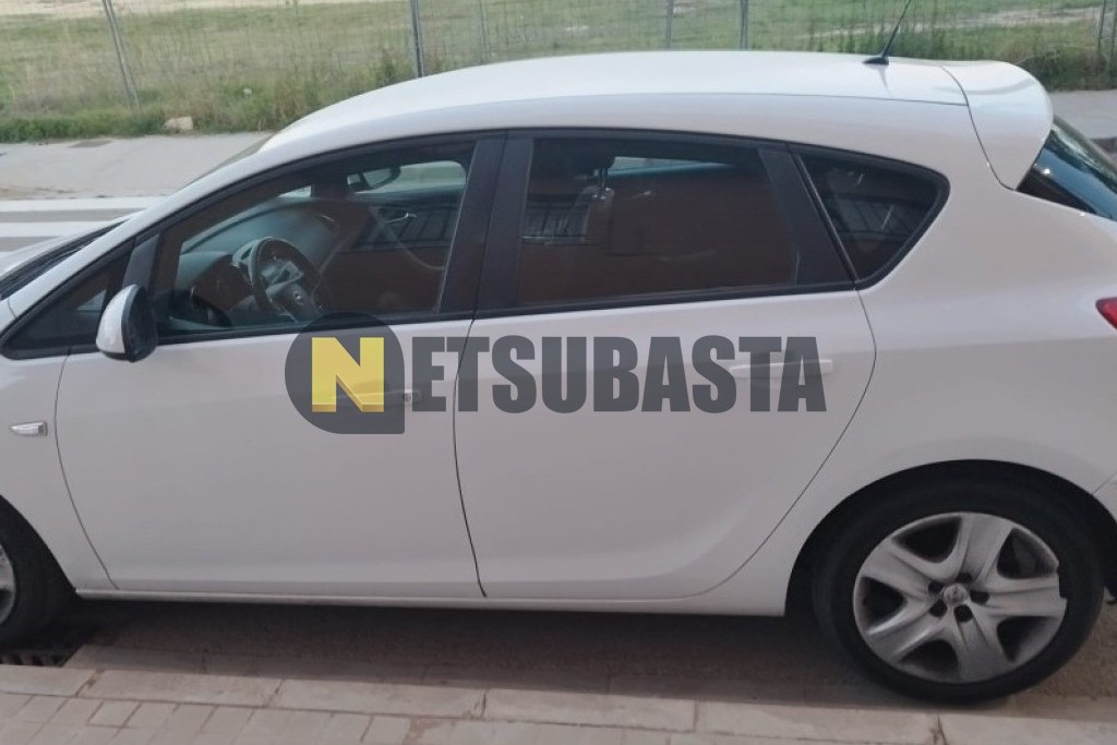 Opel Astra 1.3 ecoFlex 2012