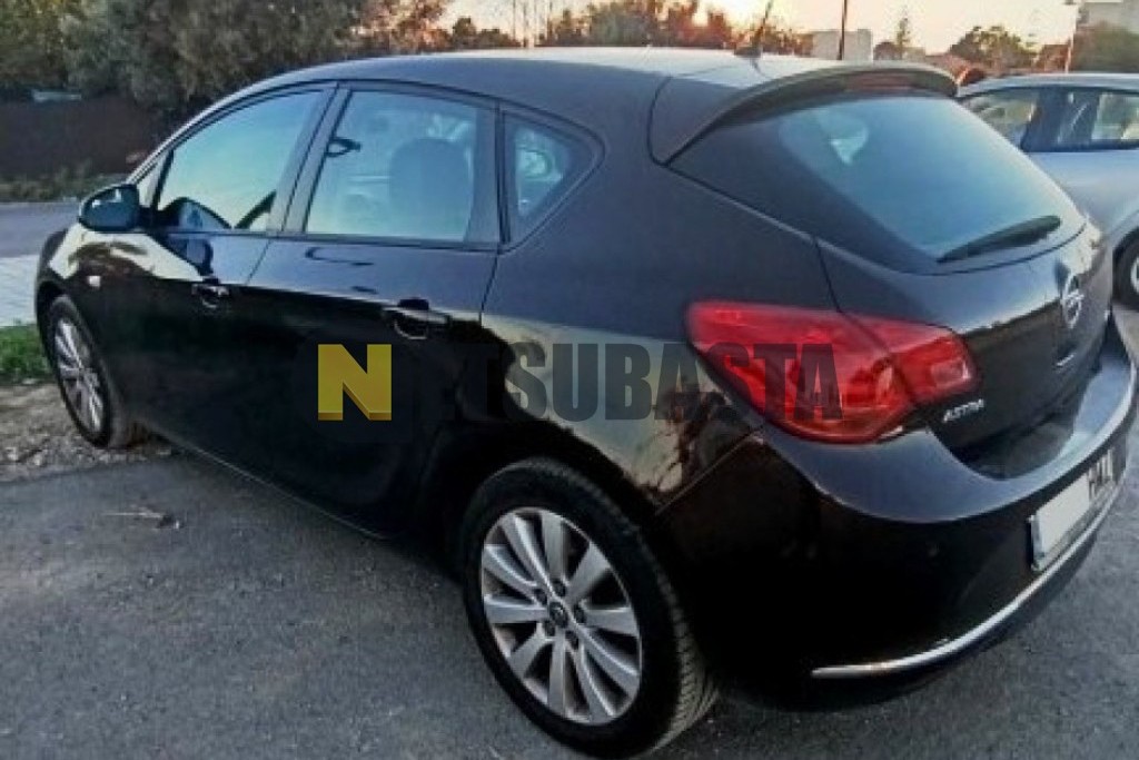 Opel Astra 1.7 CDTI 2012