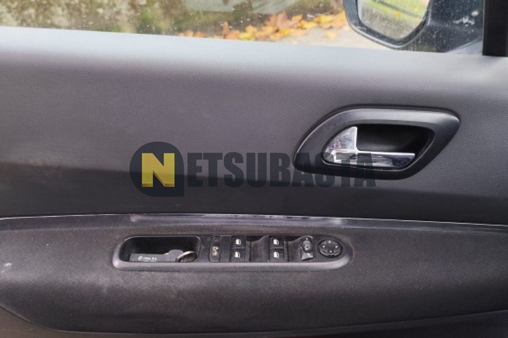 Peugeot 5008 1.6 HDi 2011