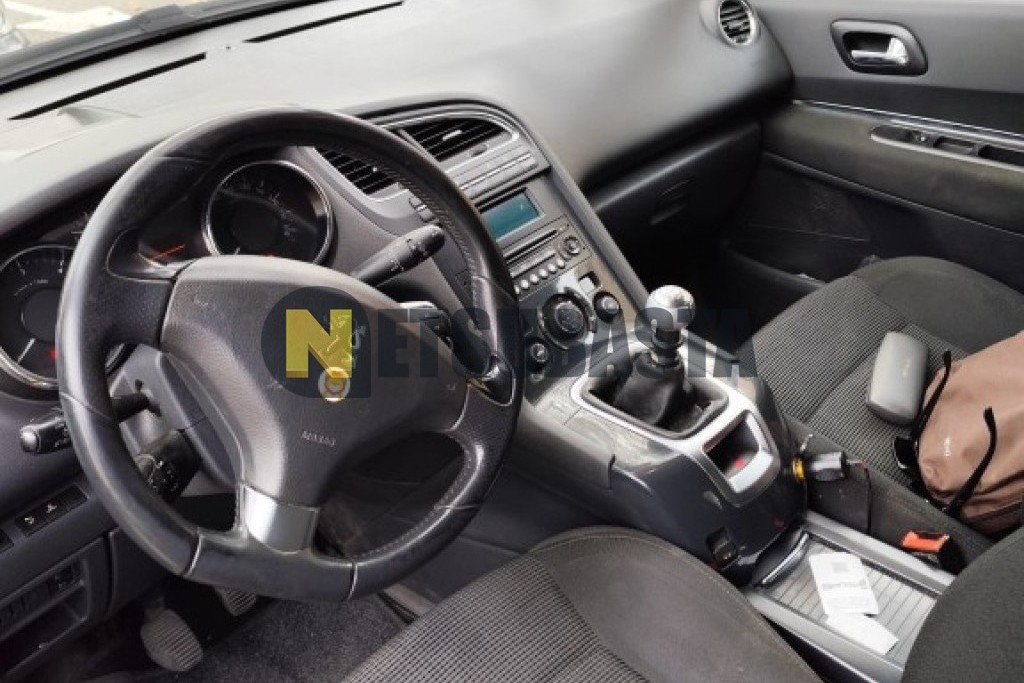 Peugeot 5008 1.6 HDi 2011