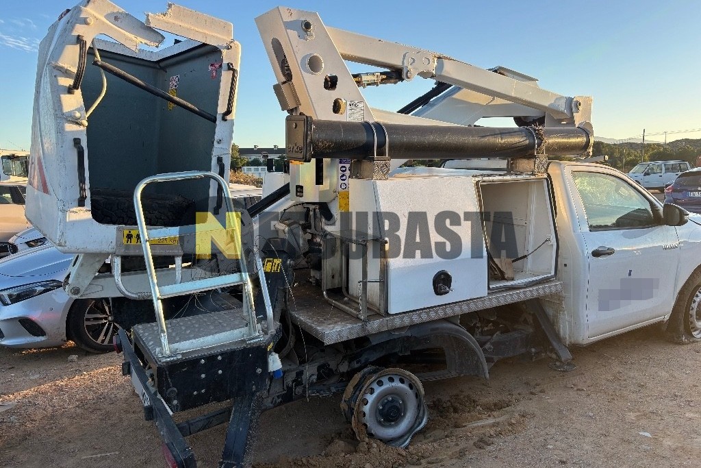 Toyota Hilux 2.4 150D 4x4 Cabina Sencilla 2024