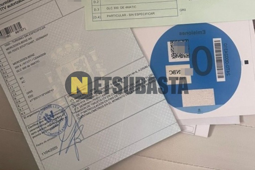 Mercedes-Benz GLC 300 de 4MATIC 2021