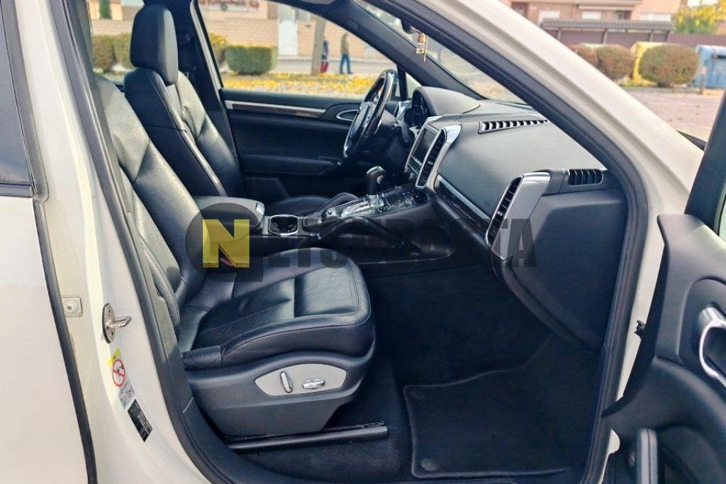 Porsche Cayenne S Hybrid 2011