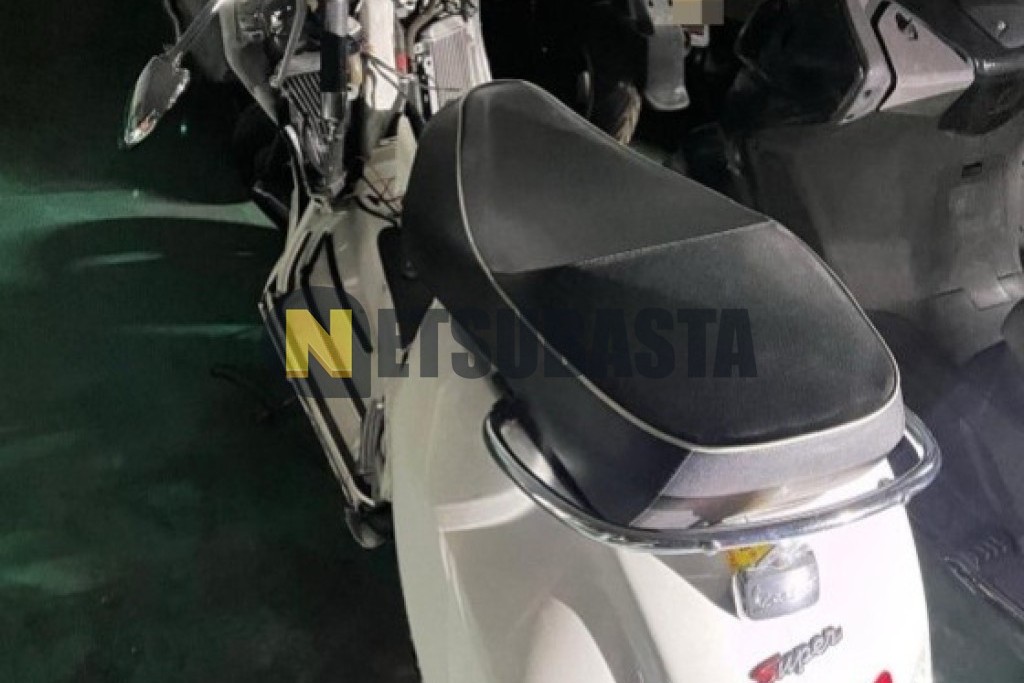 Vespa GTS 125 ie 2012