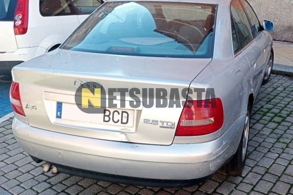 Audi A4 2.5 TDI quattro 2000