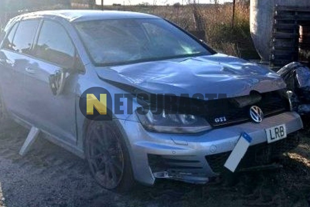 Volkswagen Golf GTI 2.0 TSI BMT DSG 6 vel. 2013