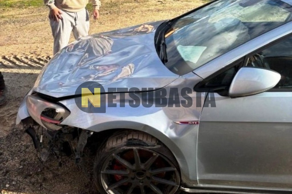 Volkswagen Golf GTI 2.0 TSI BMT DSG 6 vel. 2013