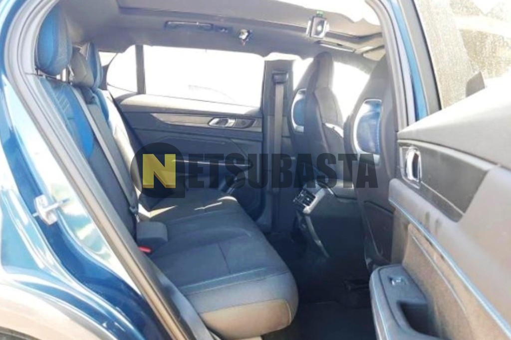 Lynk and Co 01 Híbrido enchufable 2024