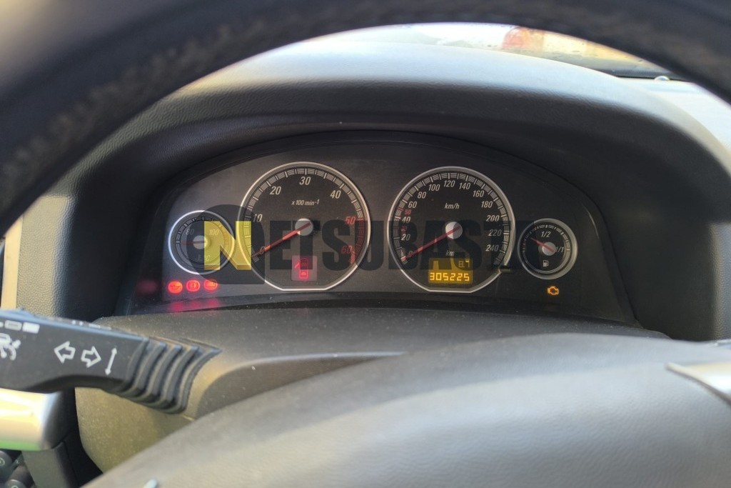 Opel Vectra 2.2 DTi 2004