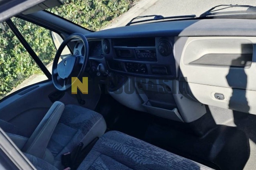 Renault Master Furgon 2.5 dCi 2004