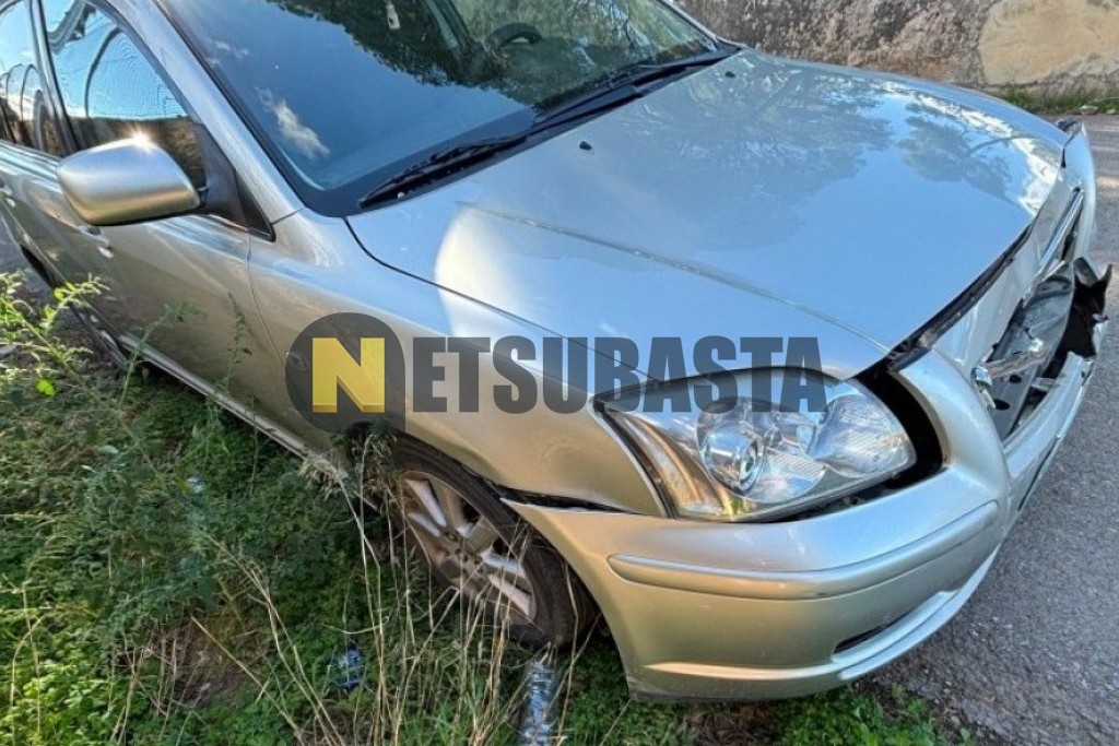 Toyota Avensis Sedán 2.0 D-4D 2004