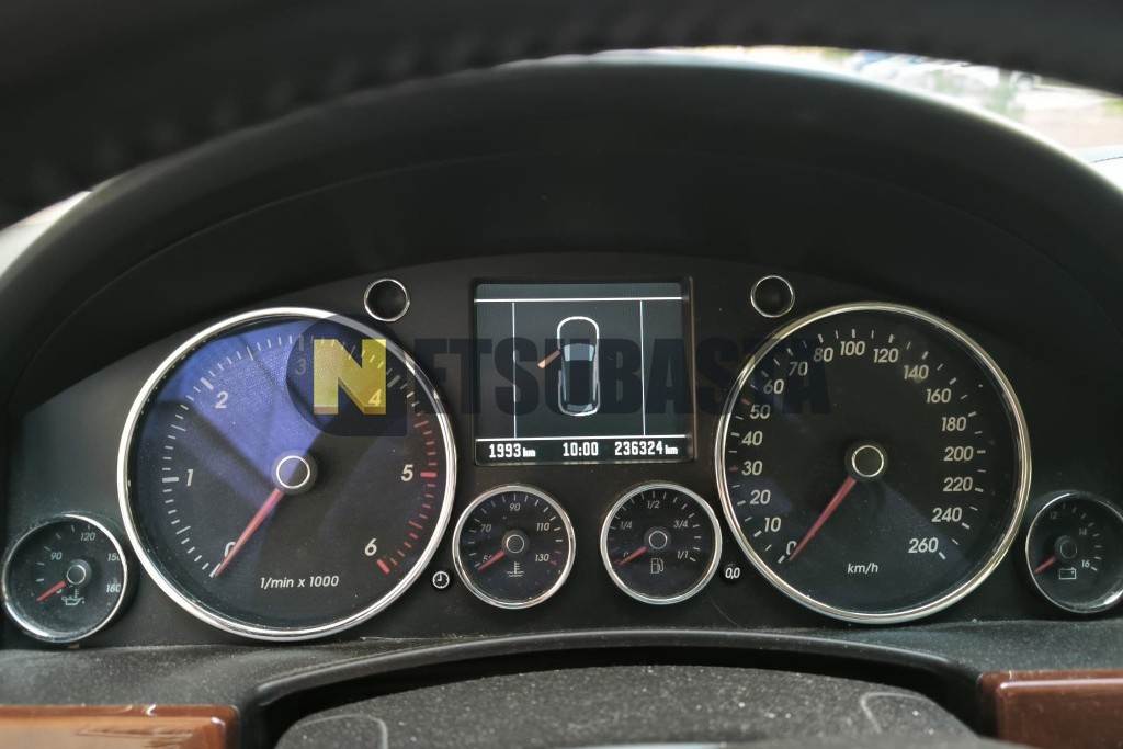 Volkswagen Touareg 3.0 V6 TDI Tiptronic 6 vel. 2006