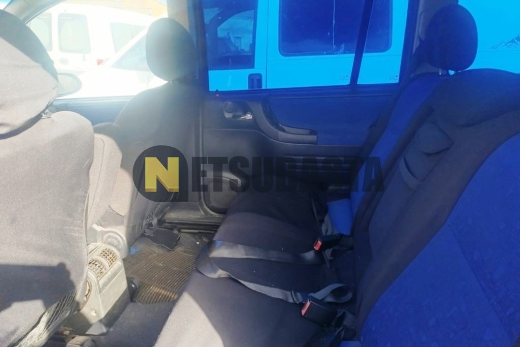 Opel Zafira 2.2 DTi 16V 2002