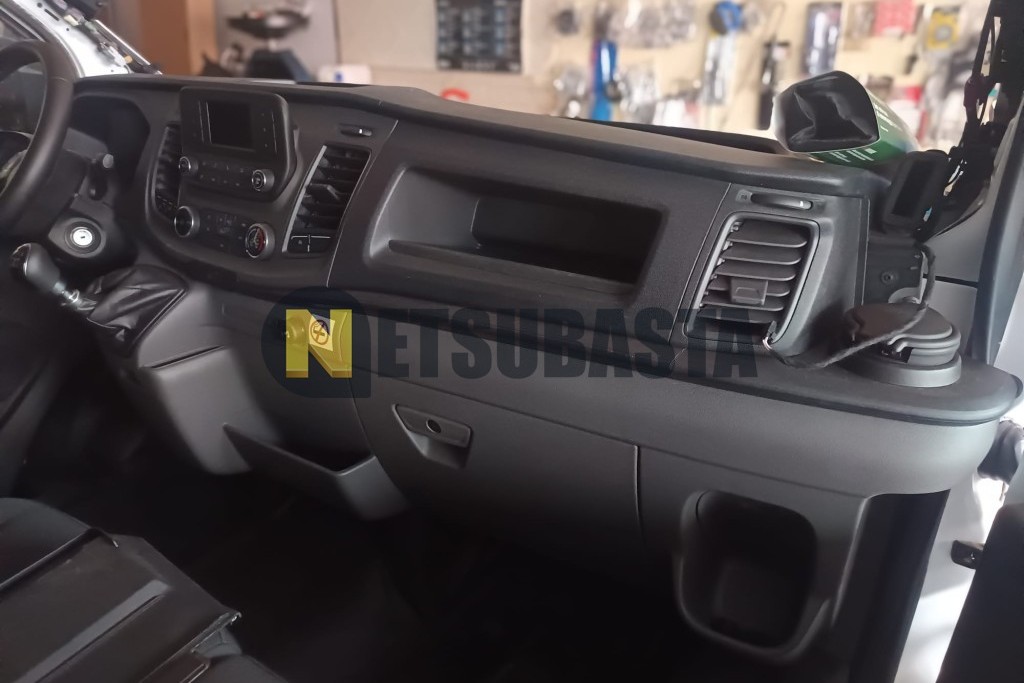 Ford Transit 2.0 Ecoblue 2024