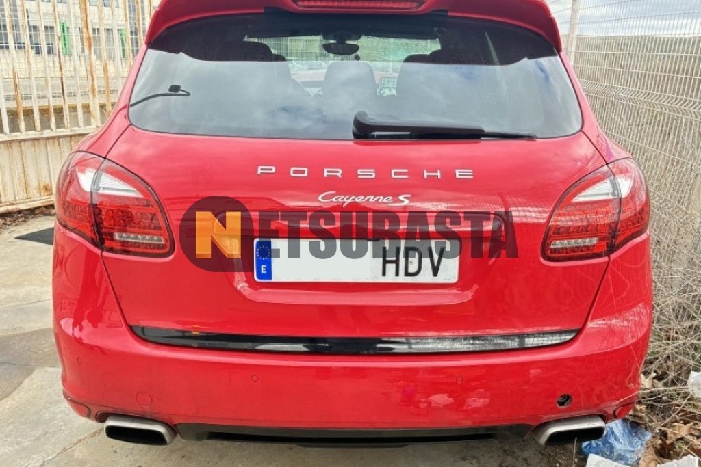 Porsche Cayenne S Hybrid 2011