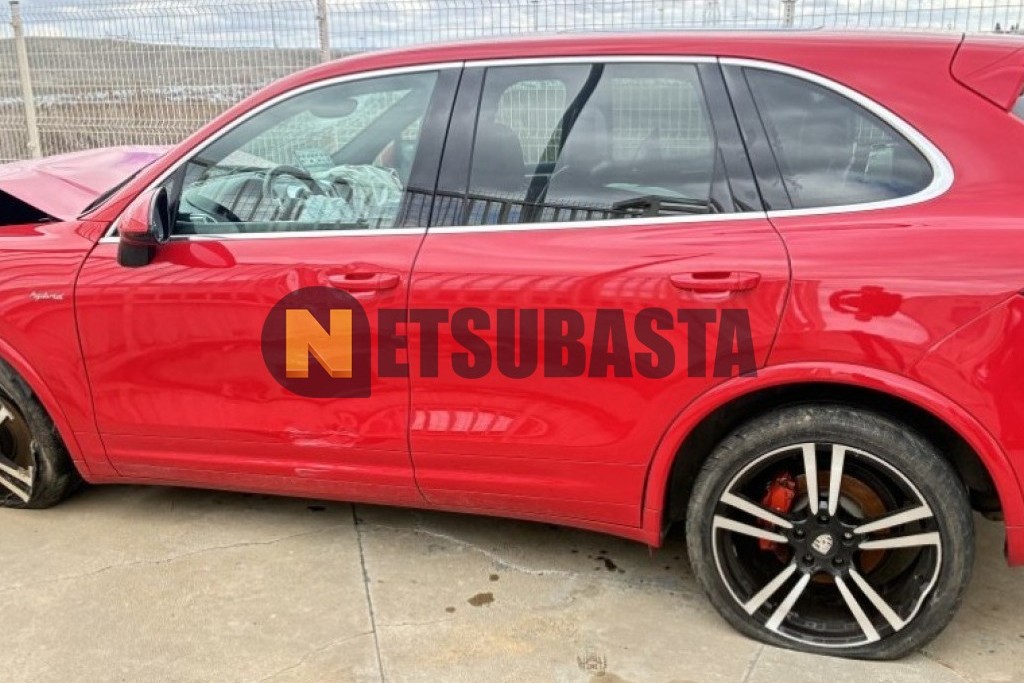 Porsche Cayenne S Hybrid 2011